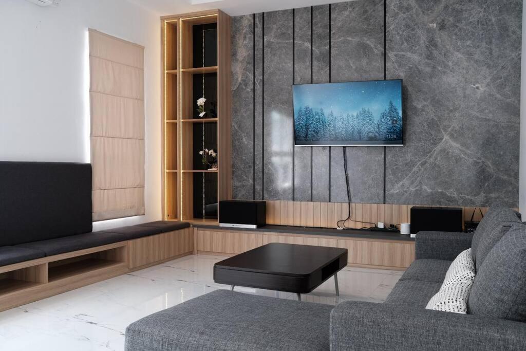 Villa 55 With Pool, Karaoke And Rooftop Bogor Exterior foto